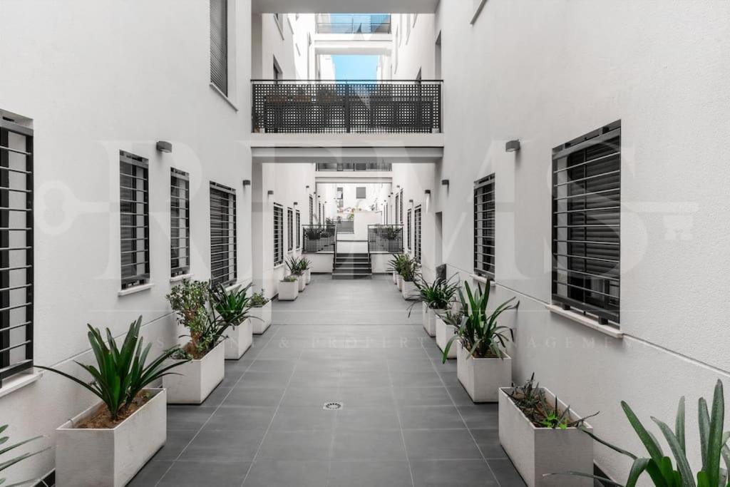 Cozy Apartment With Parking In The Center By Rems Malaga Exterior photo