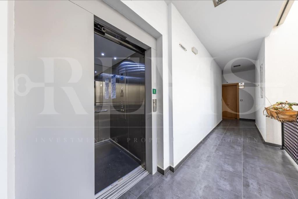 Cozy Apartment With Parking In The Center By Rems Malaga Exterior photo