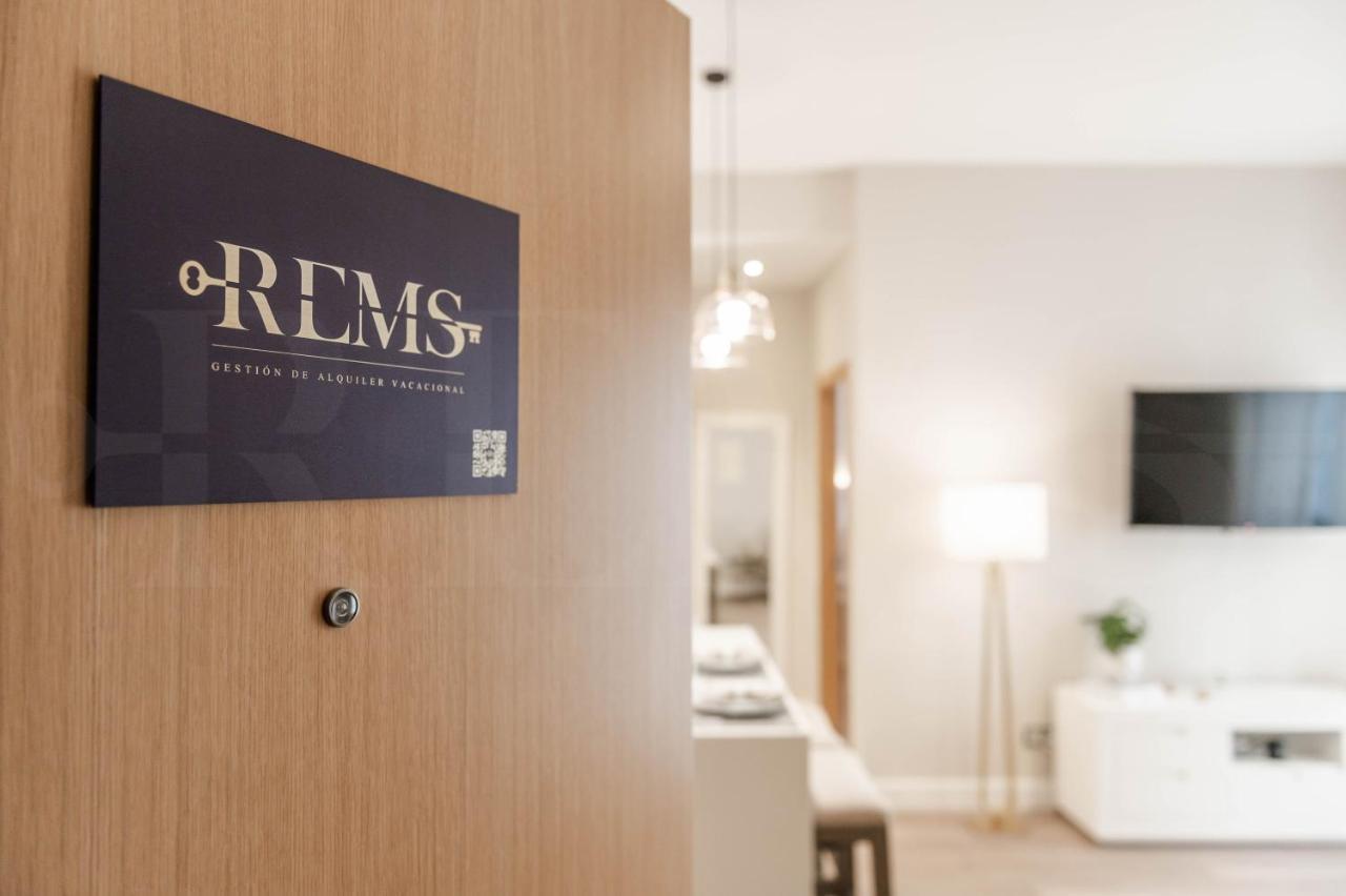 Cozy Apartment With Parking In The Center By Rems Malaga Exterior photo